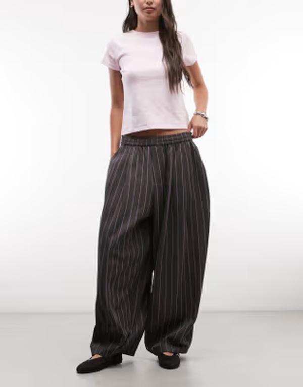 コルージョン レディース ボトムス カジュアルパンツ COLLUSION XL balloon pants in charcoal with pink pinstripes Charcoal pinstripe チャコール｜ReVida 店