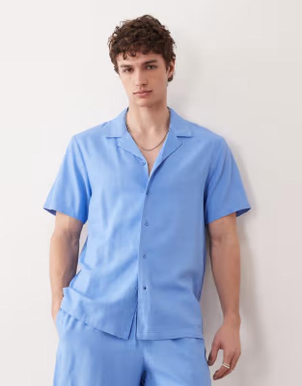 サウスビーチ メンズ ボトムス ハーフパンツ・ショーツ シャツ リネン South Beach short sleeve linen look shirt in mid BLUE ブルー｜ReVida 店