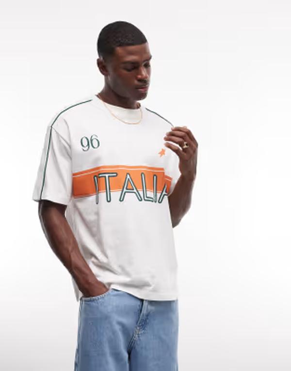 エイソス メンズ トップス Tシャツ グラフィック ASOS DESIGN oversized T-shirt with Italy football graphic WHITE ホワイト