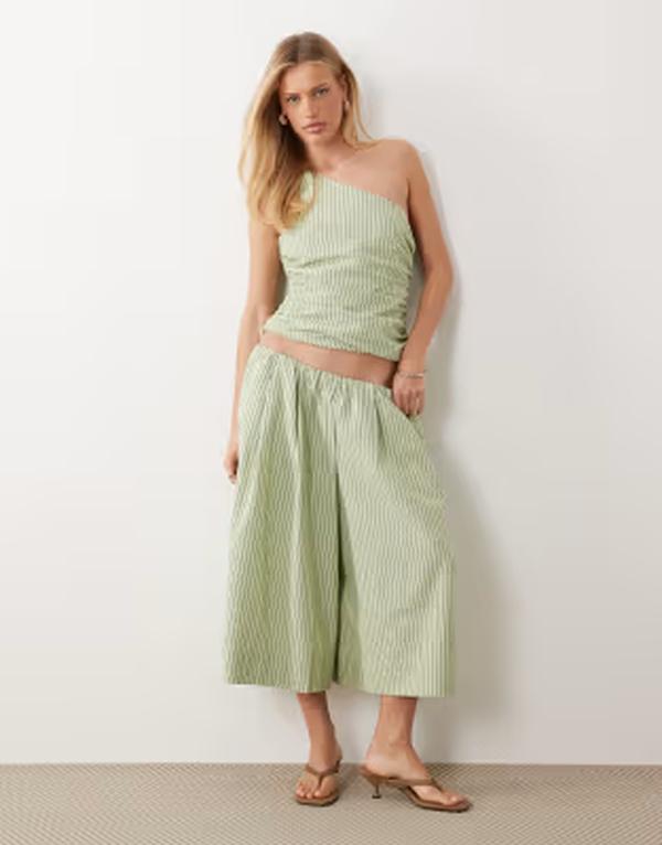 エイソス レディース ボトムス 心地好いズボン下 ASOS DESIGN seersucker pull on culottestripe Green Stripe 緑であること