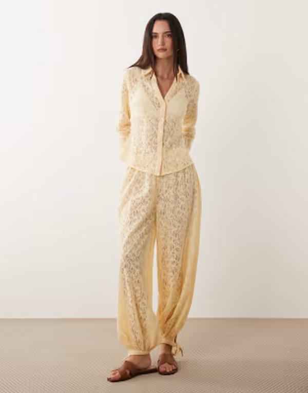 ミスセルフフリッジ レディース ボトムス カジュアルパンツ レース Misselfridge lace balloon pants in cream クリーム｜ReVida 店