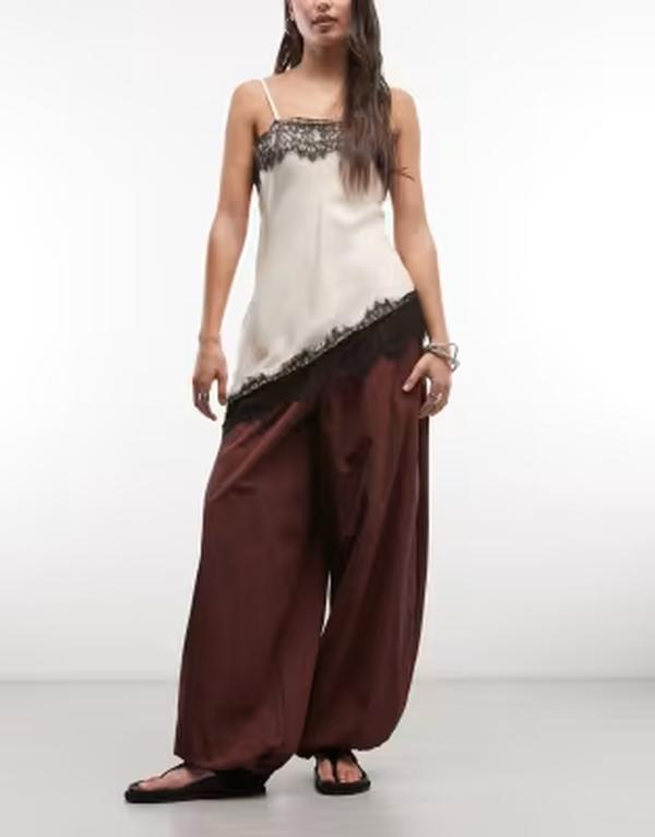 エイソス レディース ボトムス 心地好いズボン下 ナイロン 綿織物 ASOS DESIGN cottonylon blend pull-on balloon pants Brown 赤銅色