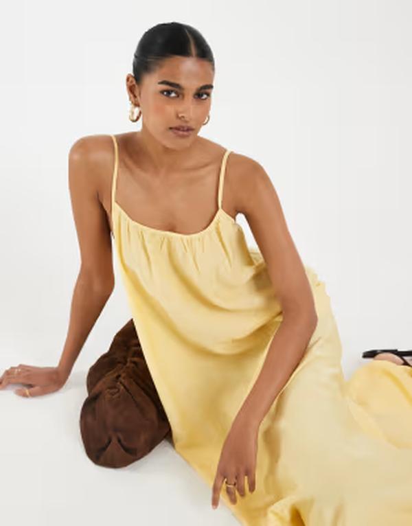 ヴェロモーダ レディース トップス ワンピース マキシ Vero Moda crinkle textured woven full cami maxi dress in golden yellow Golden haze イエロー|ReVida 店