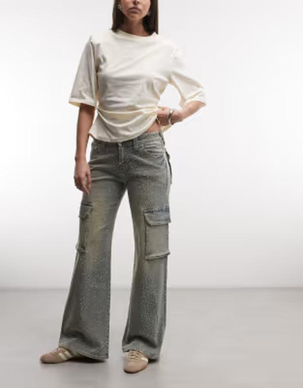トゥルーレリジョン レディース ボトムス カジュアルパンツ カーゴパンツ True Religion Bobbi rhinestone detail cargo pants in lightinted wash LIGHTINTED WASH｜ReVida 店