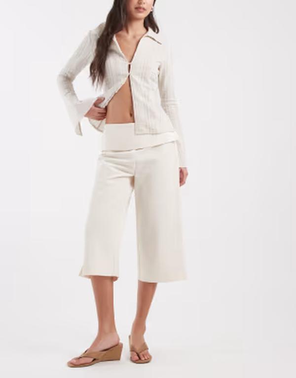 エイソス レディース ボトムス カジュアルパンツ キャップ リネン ASOS DESIGN linen look deep waistband tailored capri pants in ecru CREAM クリーム｜ReVida 店 15,895円