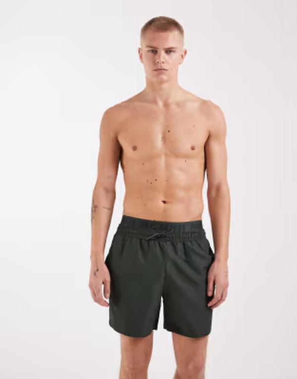 リバーアイランド メンズ 水着 ハーフパンツ・ショーツ ショートパンツ River Island swim shorts with double waistband in dark GREEN グリーン｜ReVida 店