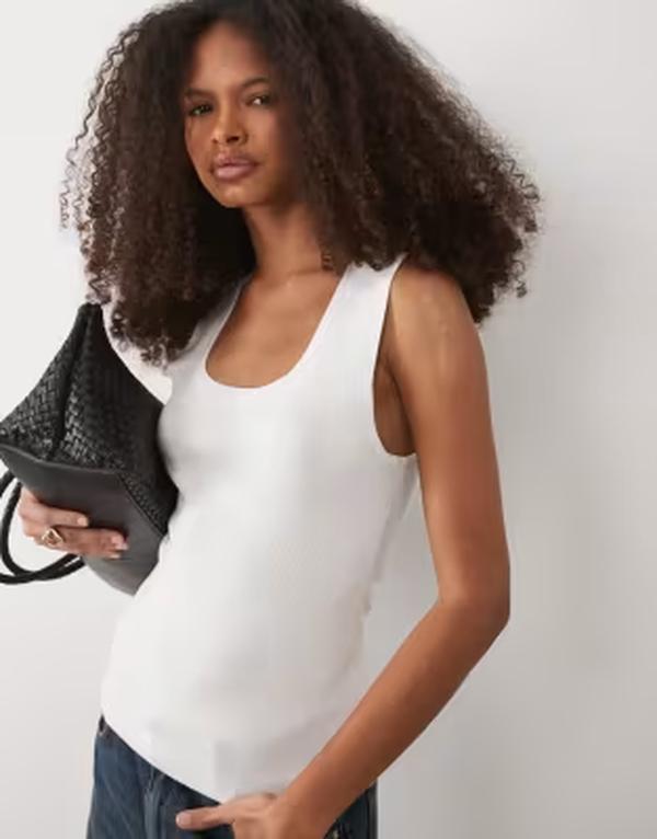 マンゴ レディース トップス 貯蔵タンクいの一番 リブニット ノースリーブ 編み物 Mango scoop neck rib knit sleeveless top WHITE 白いこと レディースファッション-タンクトップ-トップス