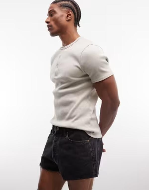 ウィークデイ メンズ ボトムス ハーフパンツ・ショーツ ショートパンツ デニム Weekday super short denim shorts wash Tuned black ブラック|ReVida 店
