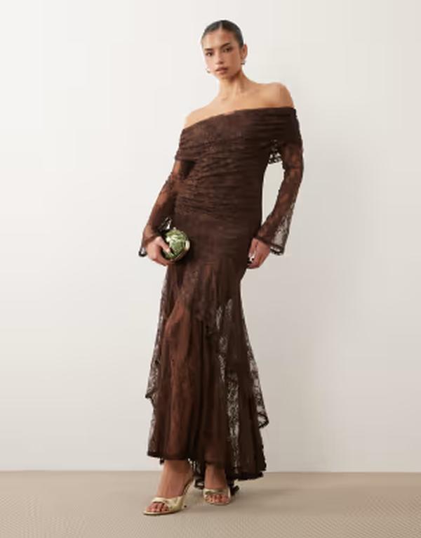 エイソス レディース トップス 衣装 スピード競技 マキシ ASOS DESIGN off the shoulder long sleeve lace maxi dress インチ chocolate BROWN 赤銅色