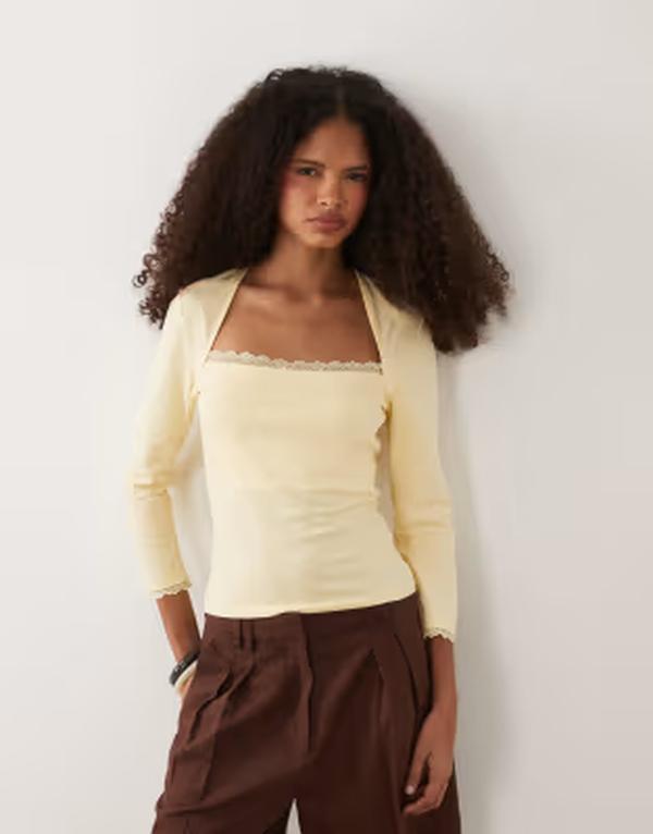 エイソス レディース トップス プルオーバー スピード競技 ASOS DESIGN 3/4 sleeve square neck top with lace hem インチ buttermilk