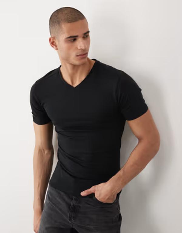 リバーアイランド メンズ トップス ティーシャツ Vのど首 River Island v-neck muscle fit-shirt Black 黒いこと
