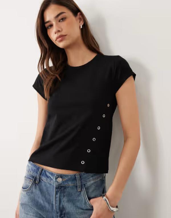 エイソス レディース トップス プルオーバー ASOS DESIGN fitted T-shirt with eyelet hem detail Black 黒いこと