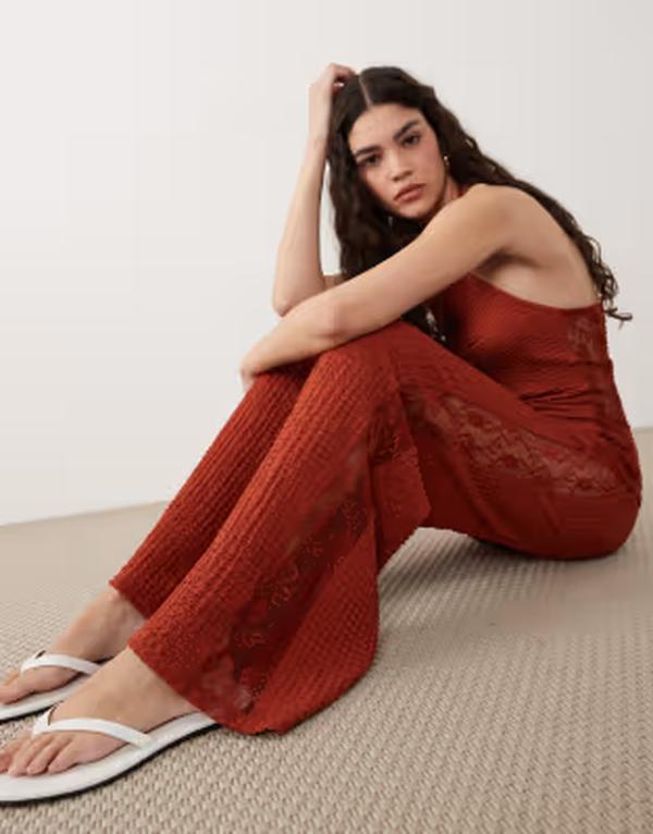 エイソス レディース ボトムス カジュアルパンツ ワイドレッグ レース ASOS DESIGN textured wide leg with lace pants in rust - part of a set RUST ラスト｜ReVida 店
