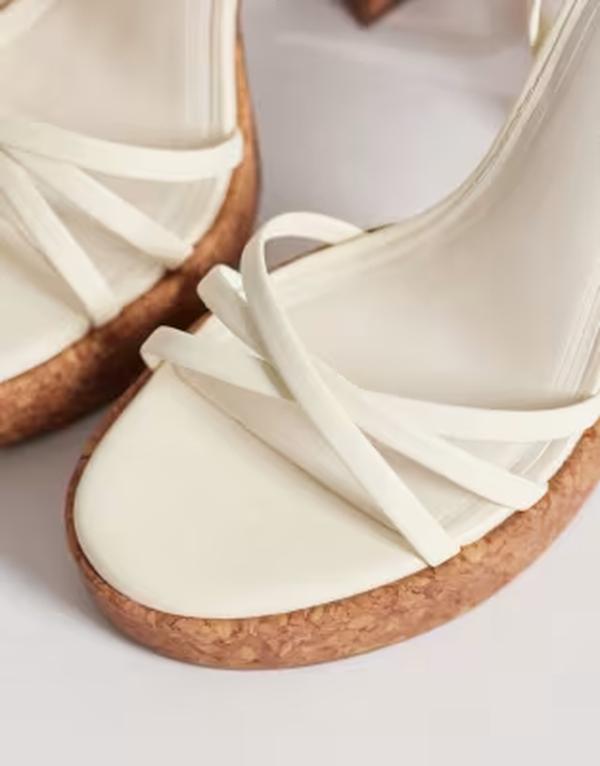 エイソス レディース シューズ サンダル プラットホーム 踵 ASOS DESIGNancy strappy platform higheel sandals インチ off-white 象牙色