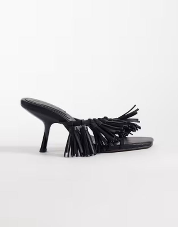 エイソス レディース シューズ サンダル 踵 ASOS DESIGN Hibernate tassel mid heeled mules Black 黒いこと