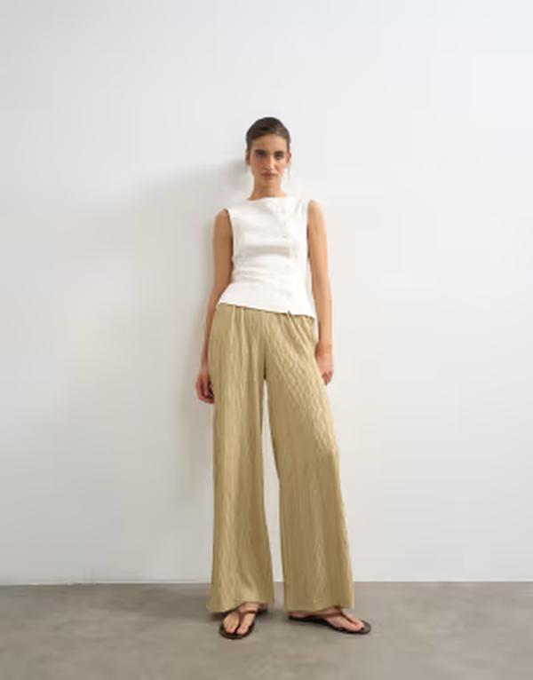 トップショップ レディース ボトムス カジュアルパンツ ワイドレッグ ジャージー Topshop crinkled jersey wide leg pants Khaki カーキ｜ReVida 店