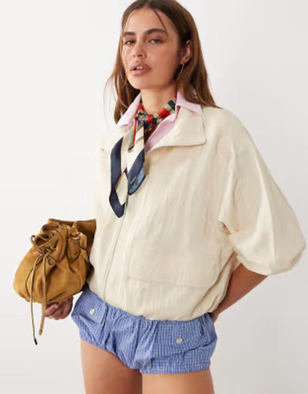 マンゴ レディース アウター 上衣・上衣 照明ランプのど首 Mango starring Hailey Bieber funnel neck zip up bomber jacket BEIGE ベージュ