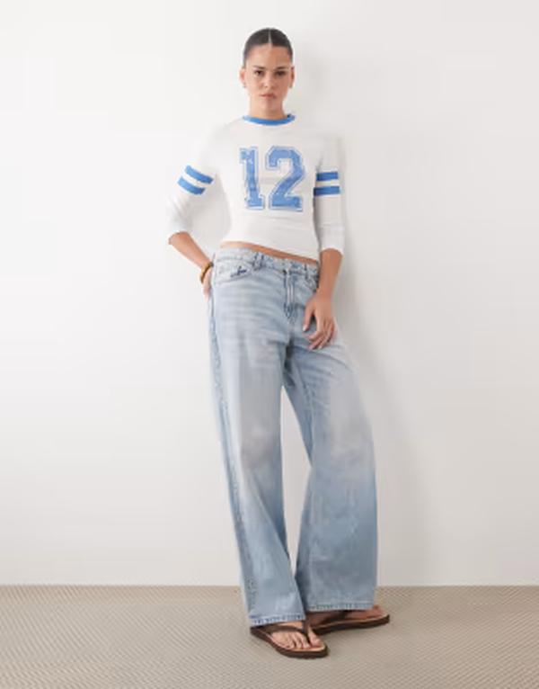 エイソス レディース トップス プルオーバー グラフィック ASOS DESIGN 3/4 sleeve baby tee with varsity graphic インチ ecru and ECRU \u0026 BLUE エクリュ