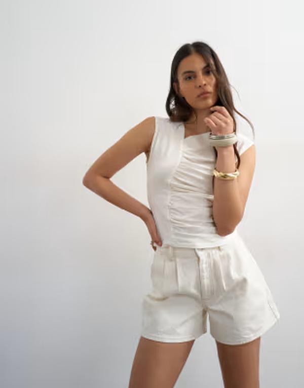 トップショップ レディース ボトムス ハーフパンツ・ショーツ プリーツ ショートパンツ デニム Topshop denim pleated shorts WHITE ホワイト|ReVida 店