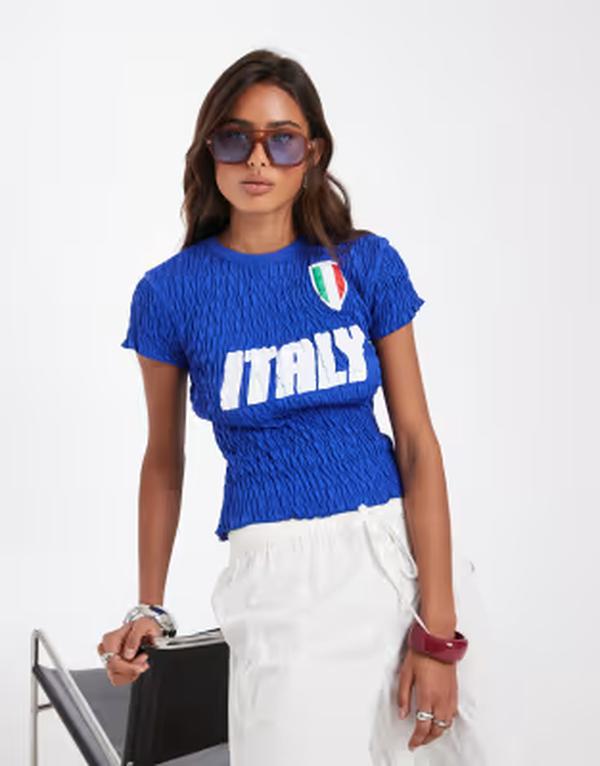エイソス レディース トップス プルオーバー グラフィック ASOS DESIGN shirred baby tee with Italy soccer graphic BLUE 青み