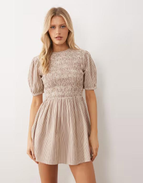 ウェンズデーガール レディース トップス 衣装 ミニ Wednesday\u0027s Girl shirred short sleeve mini dress pinstripe BROWN 赤銅色