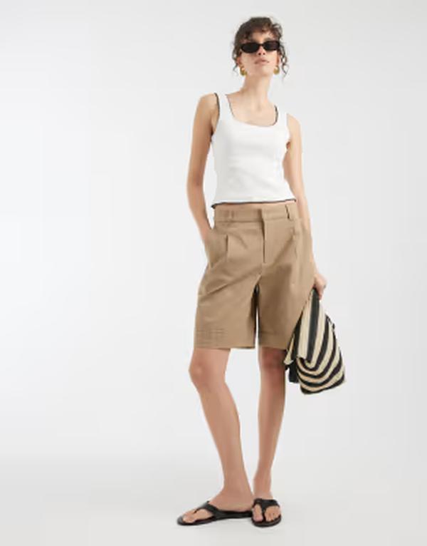 オンリー レディース ボトムス ハーフパンツ・ショーツ ハイウエスト ショートパンツ ONLY high waistailored bermuda shorts in light BEIGE ベージュ|ReVida 店