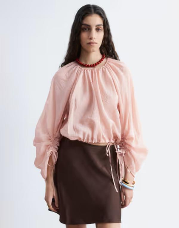 アンドアザーストーリーズ レディース トップス シャツ シアー クロップド ブラウス & Other Storiesheer cropped blouse with drawstring sleeves and waist in dusky PINK ピンク|ReVida 店