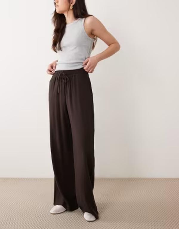 ジェイディーワイ レディース ボトムス カジュアルパンツ ワイドレッグ リネン JDY wide leg linen blend pants in chocolate BROWN ブラウン|ReVida 店