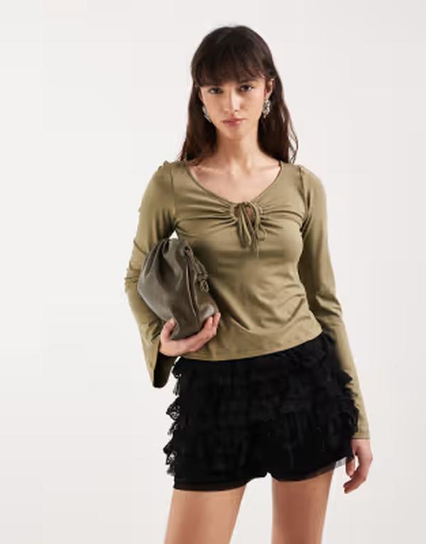 モーテル レディース トップス シャツ Motel Armelong sleeve keyhole top GREEN グリーン｜ReVida 店