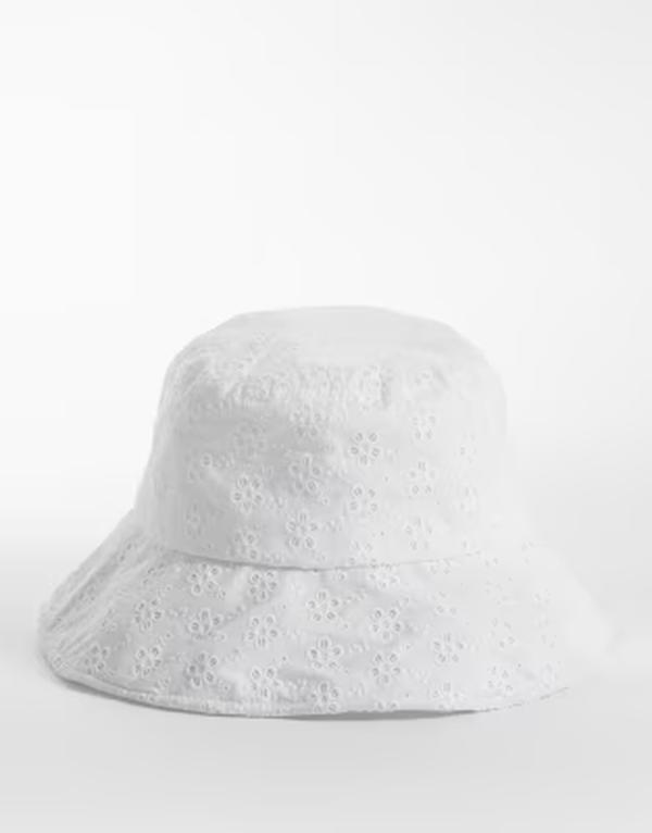 マイアクセサリーズ レディース かぶり笠 My Accessories oversized broderie anglais bucket hat WHITE 白いこと