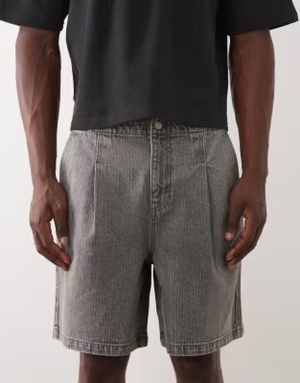 エイソス メンズ ボトムス 二分の一ズボン下・さる股引き ジーンズ ASOS DESIGN mid length denim striped jorts with pleats Gray 薄墨色