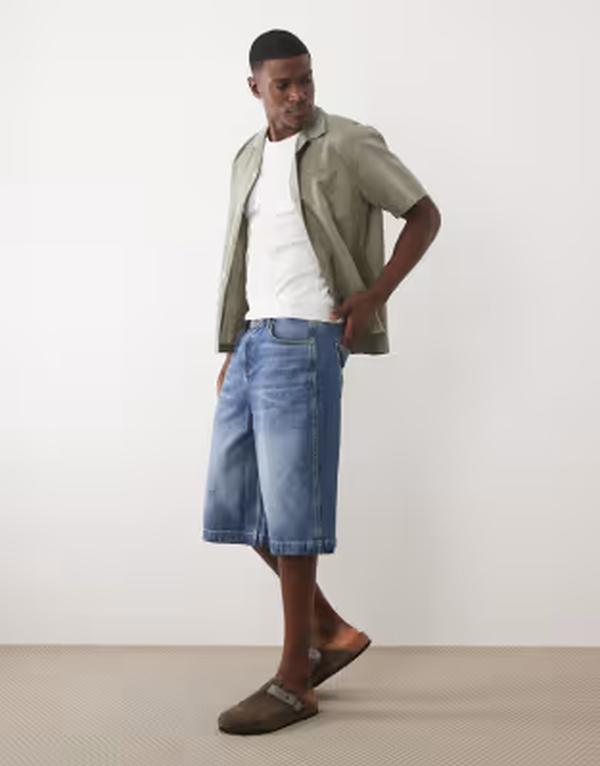 エイソス メンズ ボトムス 二分の一ズボン下・さる股引き ジーンズ ASOS DESIGN longer length denim jorts インチ mid wash Mid wash blue 青み