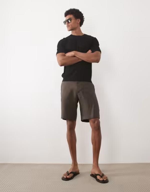 マンゴ メンズ ボトムス ハーフパンツ・ショーツ スリムフィット ショートパンツ リネン Mango 100% linen slim fit shorts in dark BROWN ブラウン|ReVida 店