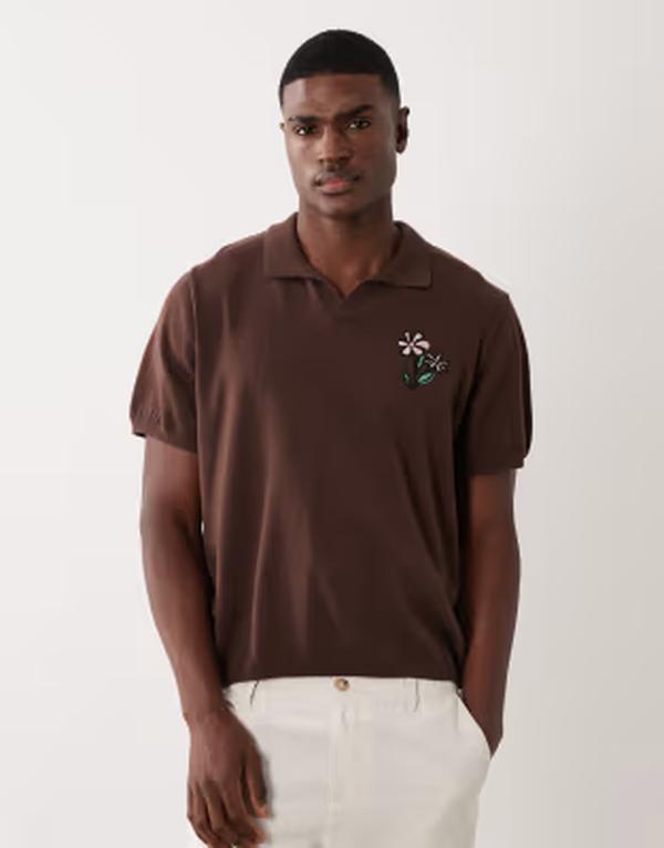 エイソス メンズ トップス スポーツシャツ 編み物 ASOS DESIGN oversized knit short sleeve notch neck polo with flower embroidery BROWN 赤銅色