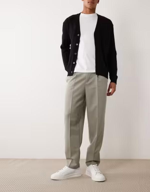 エイソス メンズ ボトムス 心地よいズボン下 筋目 ASOS DESIGN smart pleated relaxed tapered pants インチ sage GREEN 緑であること