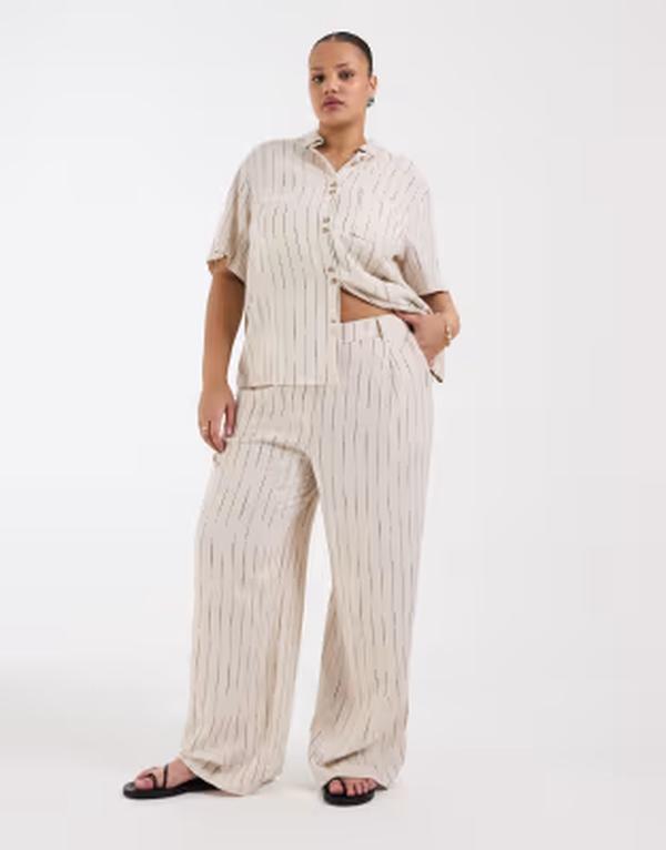 エイソス レディース ボトムス 心地好いズボン下 ワイドレッグ リネン ASOS Curve ASOS DESIGN Curve wide leg pants with pleat detail インチ linen blend inatural squiggle Natural Squiggle