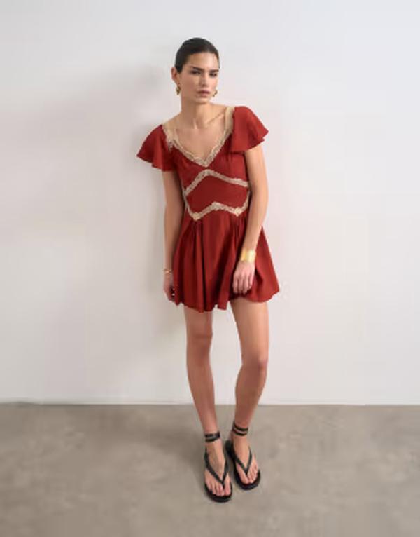 トップショップ レディース トップス ワンピース ミニ レース Topshop flutter sleeve mini tea dress with lace inserts in rust ラスト|ReVida 店