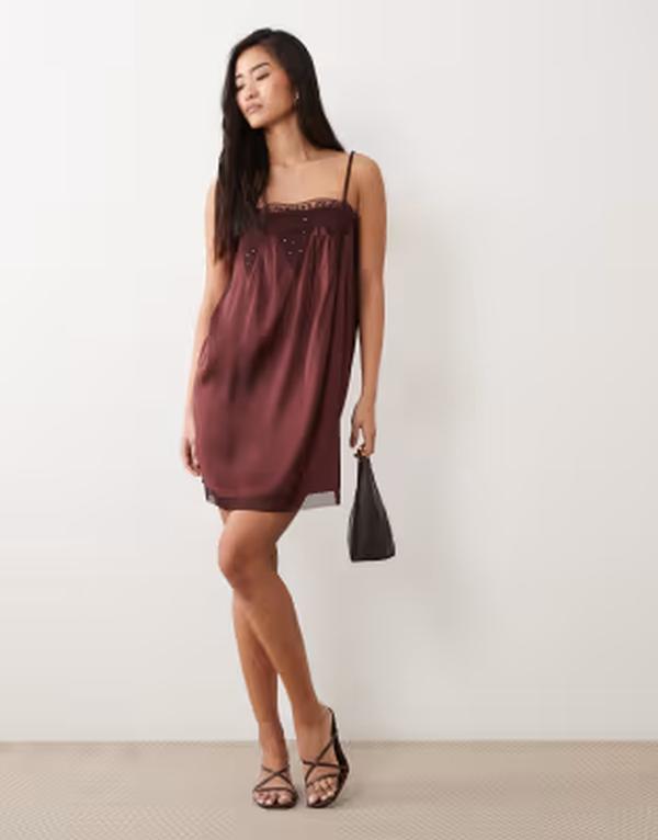 ミスセルフフリッジ レディース トップス 衣装 ミニ 繻子 Misselfridgembelished satin mini dress インチ chocolate 黒茶
