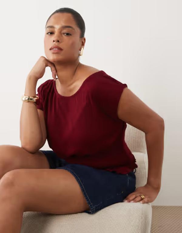 エイソス レディース トップス プルオーバー ASOS Curve ASOS DESIGN Curve crinkle shirred off the shoulder top インチ berry - part of a set Berry
