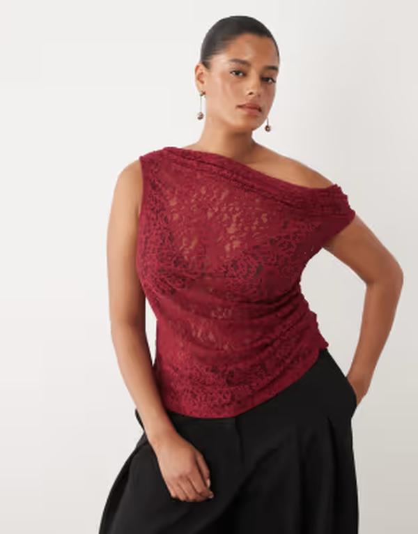 エイソス レディース トップス ティーシャツ 非相称 ギャザー シアー スピード競技 ASOS Curve ASOS DESIGN Curve sheer lace ruched asymmetric top インチ dark Red 赤いこと