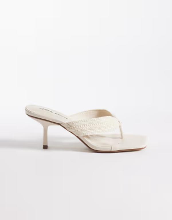 パブリックデザイア レディース シューズ サンダル 踵 Public Desire toe thong kitten heel sandals インチ cream textile PU 皮膚軟化剤