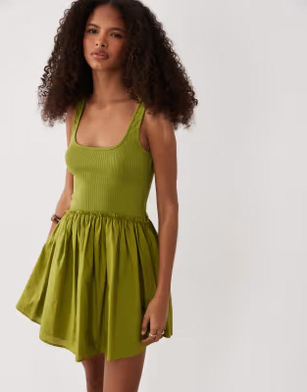エイソス レディース トップス ワンピース リブ ミニ スカート ASOS DESIGN scoop ribbed bodice with poplin skirt mini dress in olive オリーブ｜ReVida 店