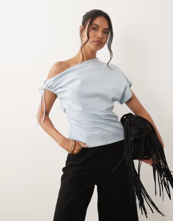エイソス レディース トップス ティーシャツ ギャザー ASOS DESIGN ruched sleeve fallen shoulder waisted tee インチ baby blue 青碧