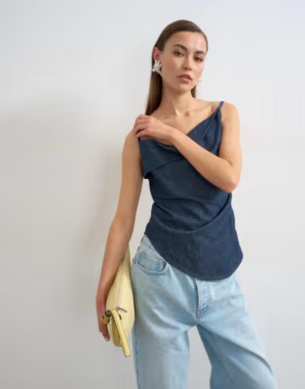 いの一番販売店 レディース トップス 貯蔵タンクいの一番 ドレープ ギャザー ジーンズ Topshop denim draped neck ruched top indigo rinse INDIGO インディゴ