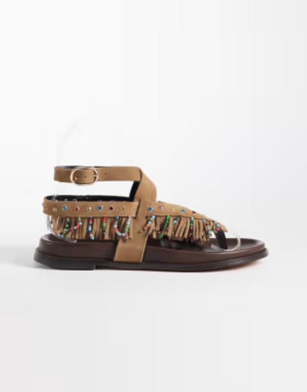 スティーブ マデン レディース シューズ サンダル スエード フリンジ Steve Madden Wendell embellished fringed flat sandals in chestnut suede Chestnut suede｜ReVida 店