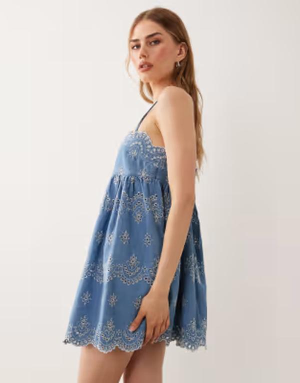 エイソス レディース トップス 衣装 ミニ ジーンズ ASOS DESIGN soft denim embroidery camini dress インチ mid BLUE 青み