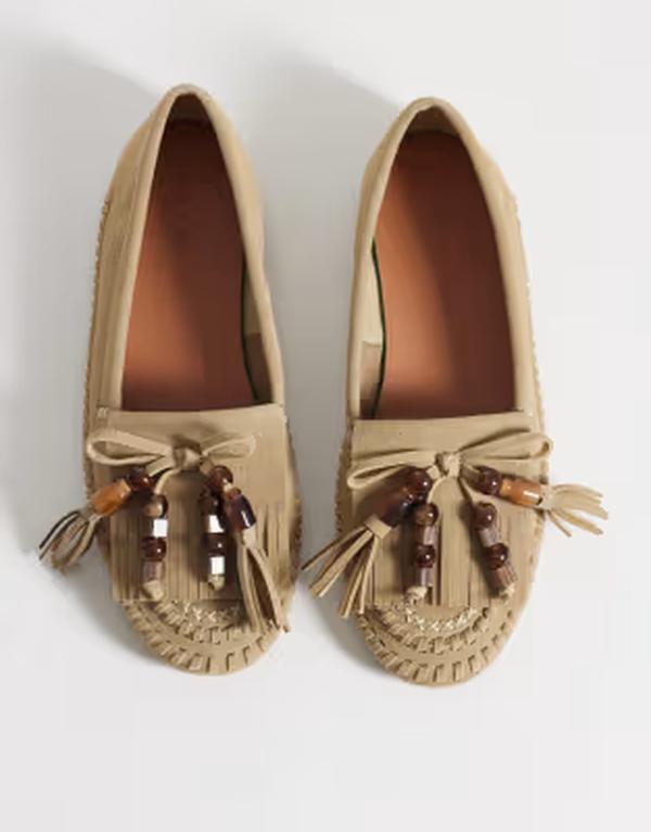 エイソス レディース シューズ スリッポン・ローファー スエードクロス ASOS DESIGN Moxen loafers with beaded tassels インチ sand suedette SAND SUEDETTE 砂子