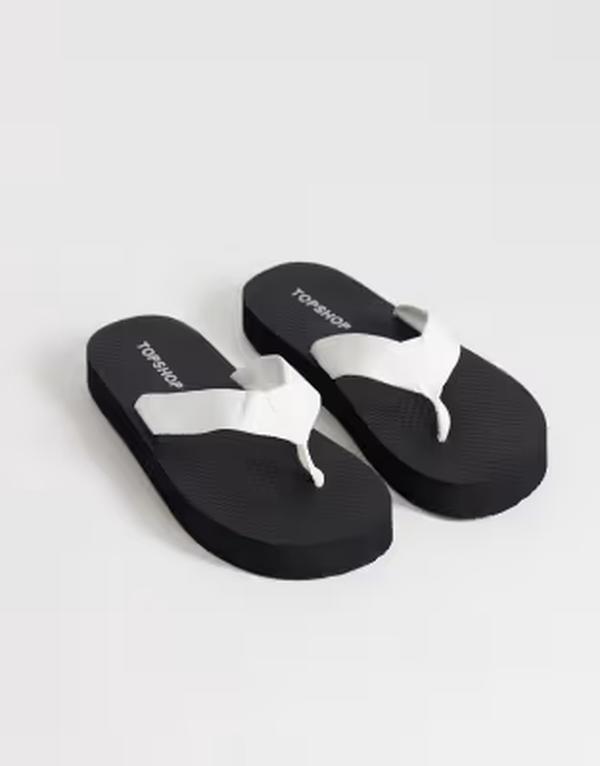 いの一番販売店 レディース シューズ サンダル Topshop Molly toe thong sandals and BLACK \u0026 WHITE 白いこと