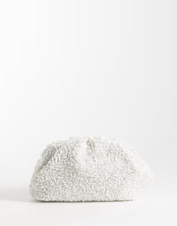 トゥルーデカデンス レディース 御徒面子 スパンコール True Decadencembellished sequin pillow clutch インチ cream 皮膚軟化剤