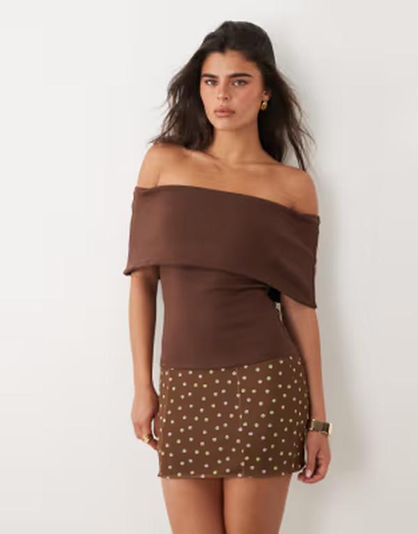 エイソス レディース トップス ティーシャツ 綿織物 ASOS DESIGN compact cotton bardotop インチ chocolate 黒茶